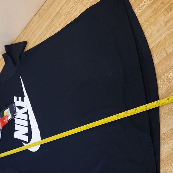 NWT NIKE Sportswear Essentials Women’s Logo T-Shirt, size S - Picture 8 of 8